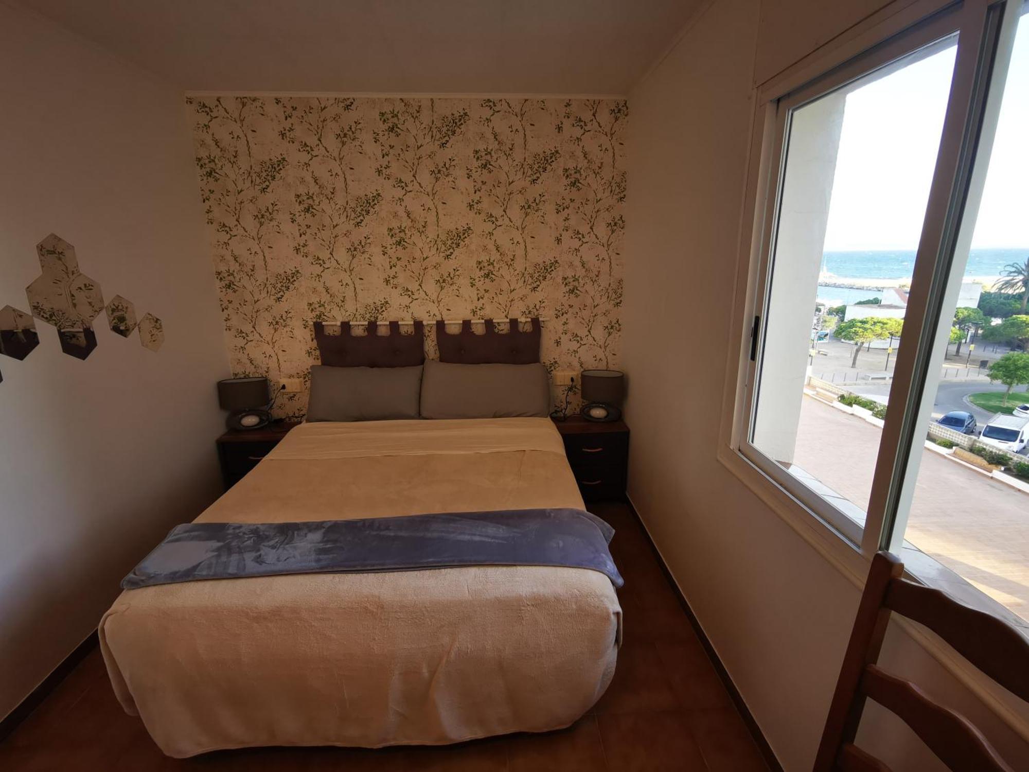 Spacieux Appartement Rose Front Mer Et Piscine Roses Eksteriør billede