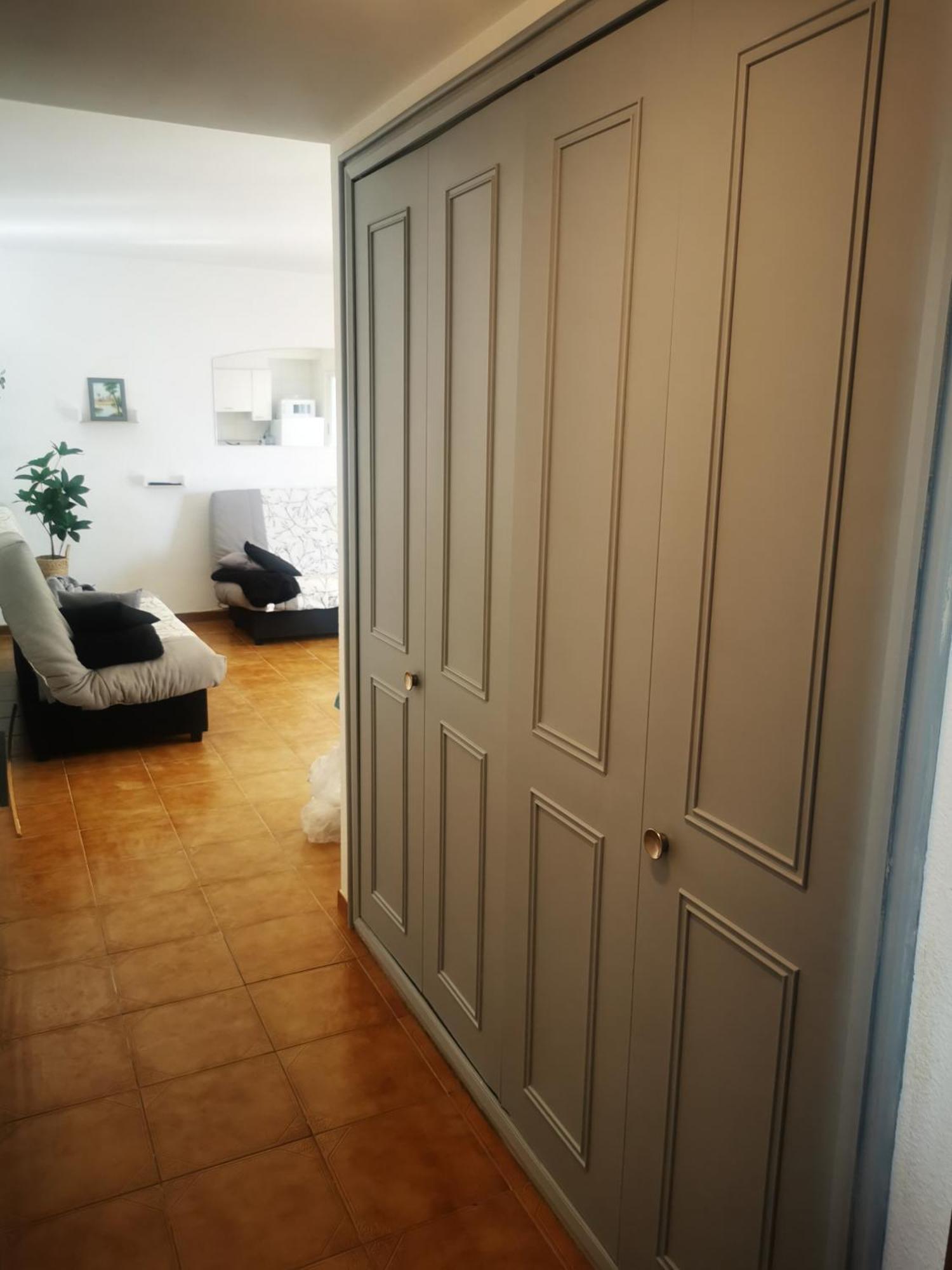 Spacieux Appartement Rose Front Mer Et Piscine Roses Eksteriør billede