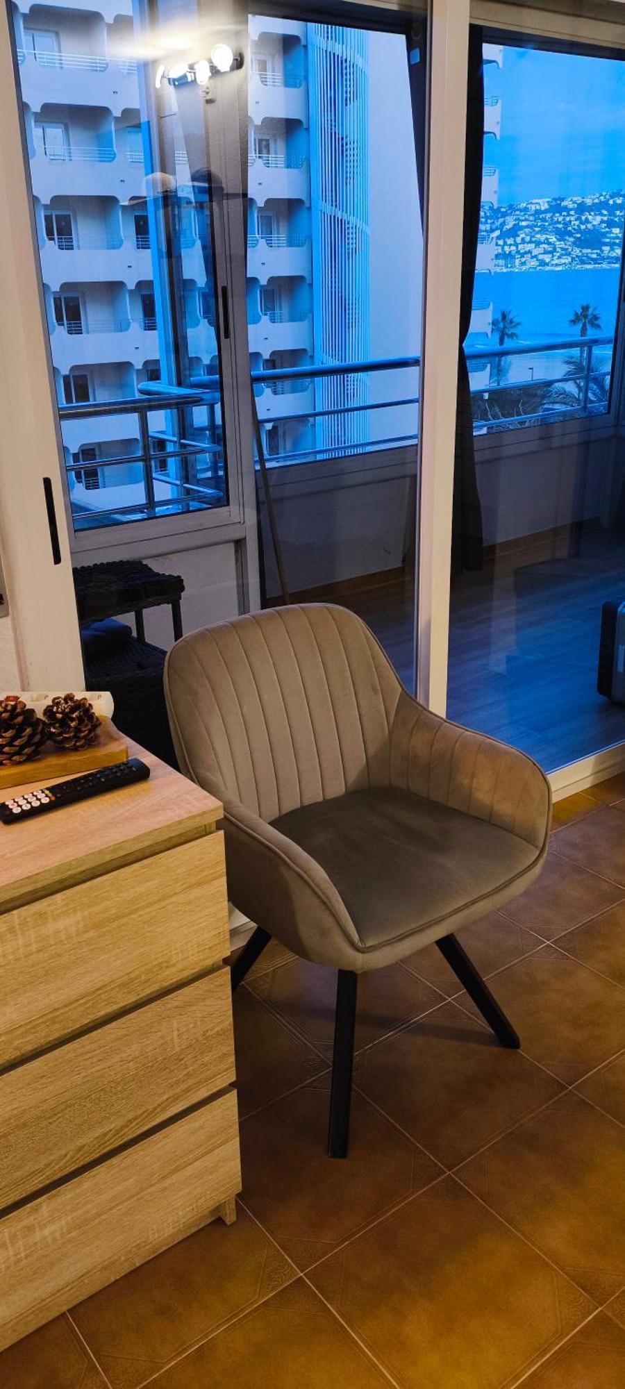 Spacieux Appartement Rose Front Mer Et Piscine Roses Eksteriør billede